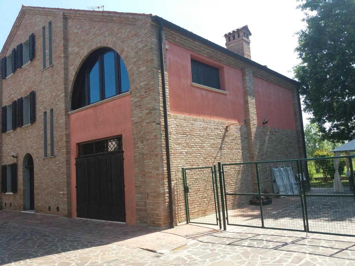 R&B Un Mondo A Colori Ferrara Exterior foto